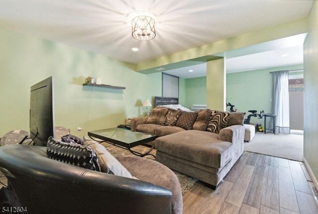 1 Brookview Ln, Hardyston Twp., NJ 07419