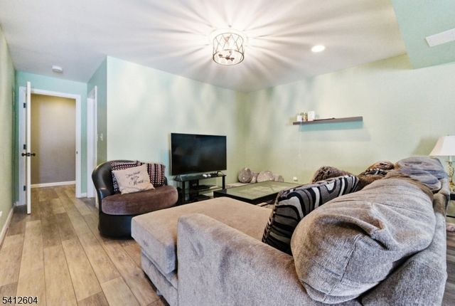 1 Brookview Ln, Hardyston Twp., NJ 07419