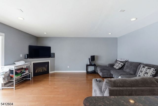 1 Brookview Ln, Hardyston Twp., NJ 07419