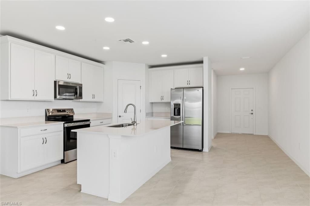 271 Lakeside Breeze WAY, LEHIGH ACRES, FL 33936 — photo 4