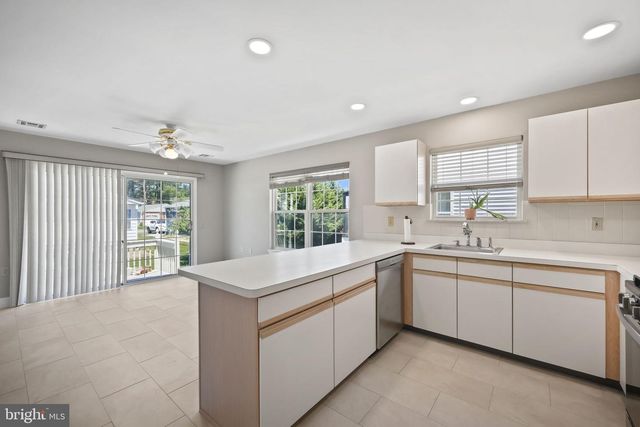 34 WINTERTON DR, Toms River, NJ 08757