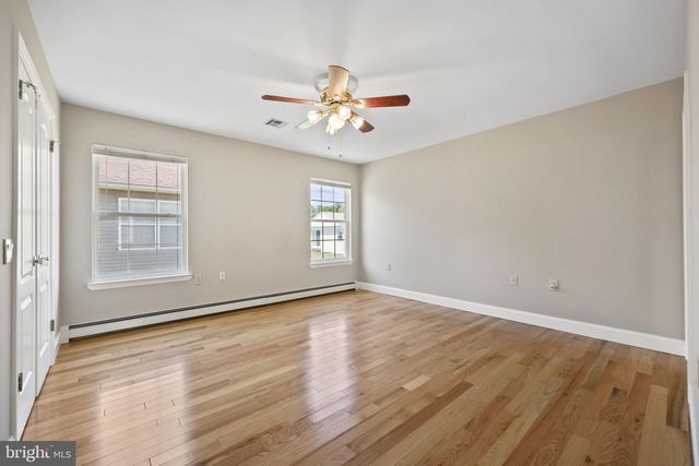 34 WINTERTON DR, Toms River, NJ 08757