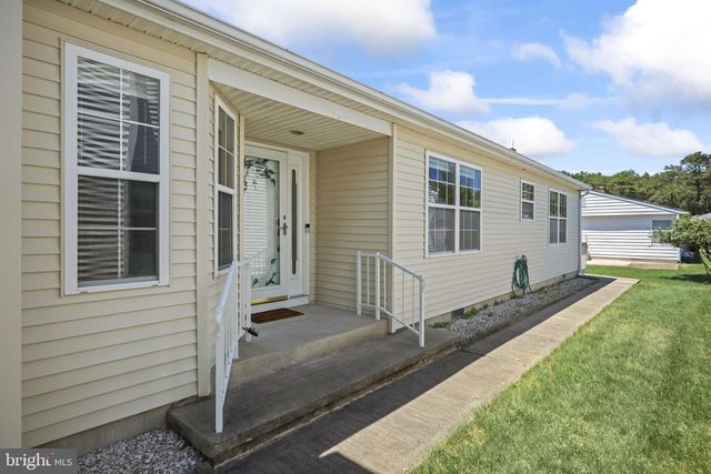 34 WINTERTON DR, Toms River, NJ 08757