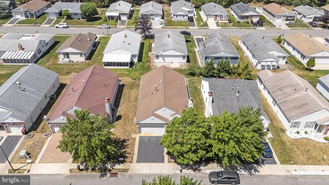 34 WINTERTON DR, Toms River, NJ 08757