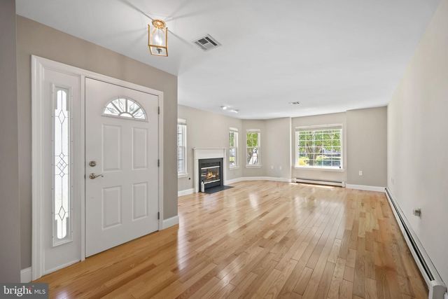 34 WINTERTON DR, Toms River, NJ 08757