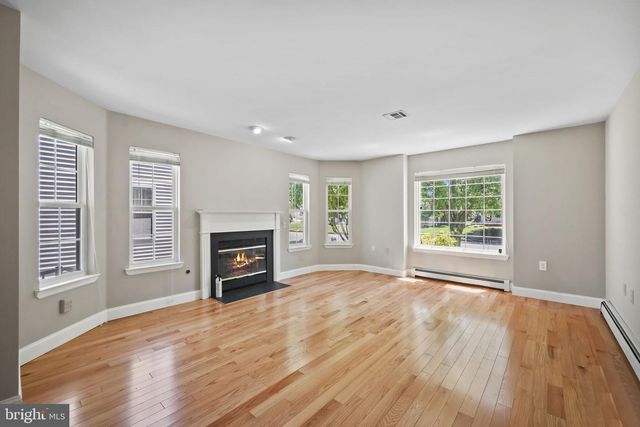 34 WINTERTON DR, Toms River, NJ 08757