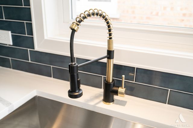 7715 New England Avenue, Burbank, IL 60459