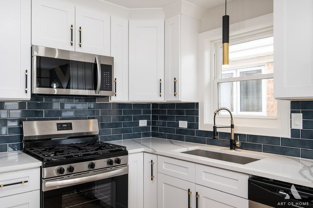 7715 New England Avenue, Burbank, IL 60459