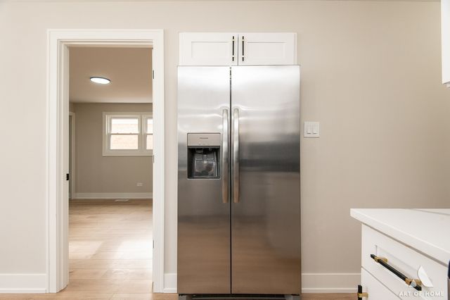 7715 New England Avenue, Burbank, IL 60459