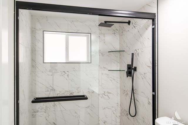 7715 New England Avenue, Burbank, IL 60459