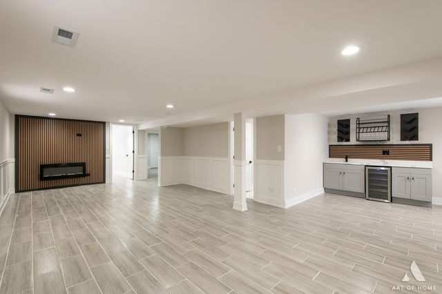 7715 New England Avenue, Burbank, IL 60459