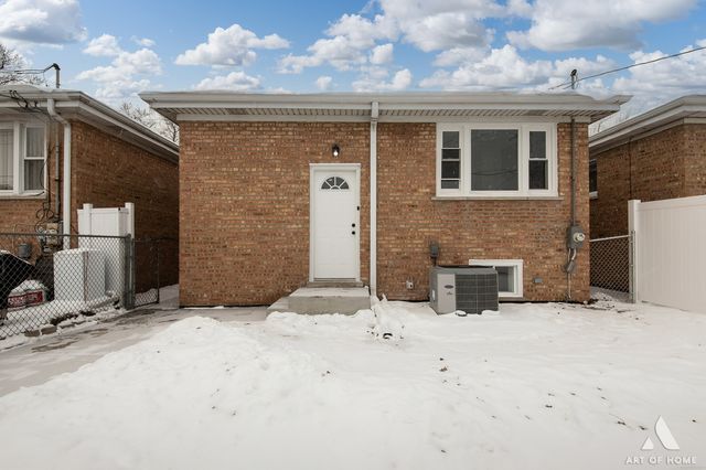 7715 New England Avenue, Burbank, IL 60459