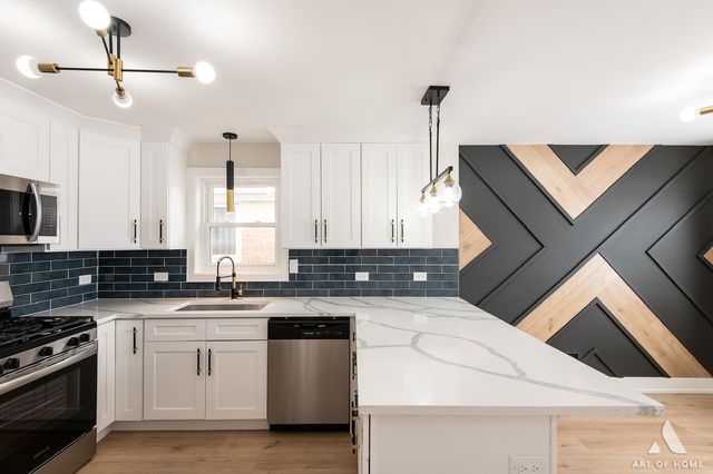 7715 New England Avenue, Burbank, IL 60459