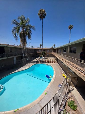 7490 Magnolia U, Riverside, CA 92504