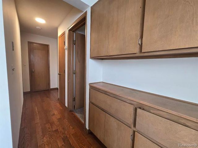 20231 Kelly Road 2, Harper Woods, MI 48225