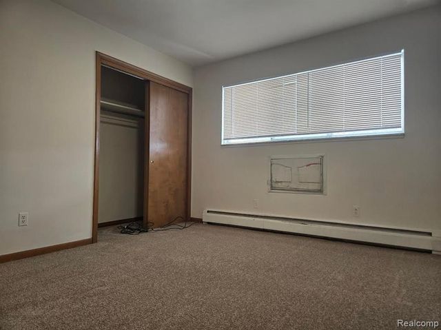 20231 Kelly Road 2, Harper Woods, MI 48225