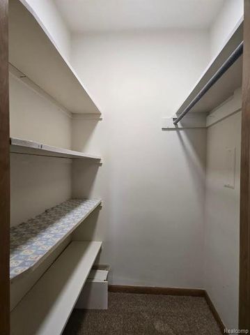 20231 Kelly Road 2, Harper Woods, MI 48225