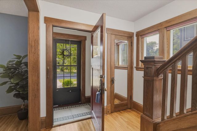 2133 Goodrich Avenue, Saint Paul, MN 55105