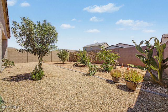 5735 W JONES Avenue, Phoenix, AZ 85043