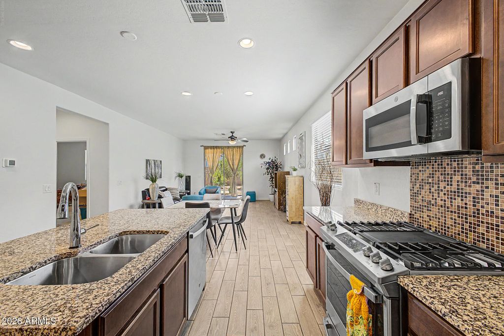 5735 W JONES Avenue, Phoenix, AZ 85043 — photo 2