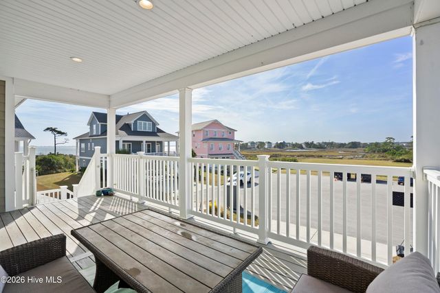 607 Trawler Place, Newport, NC 28570