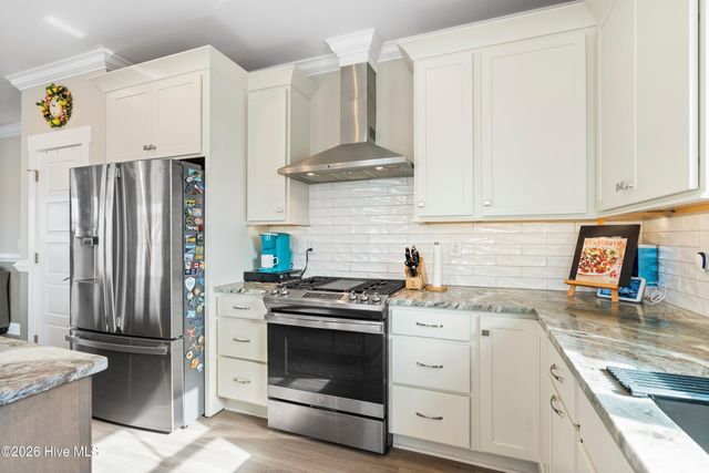 607 Trawler Place, Newport, NC 28570