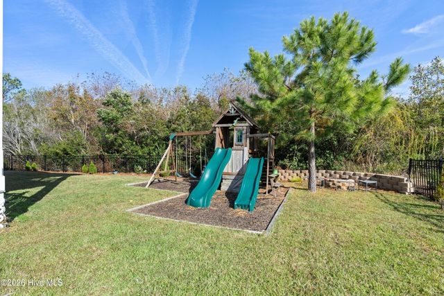 607 Trawler Place, Newport, NC 28570