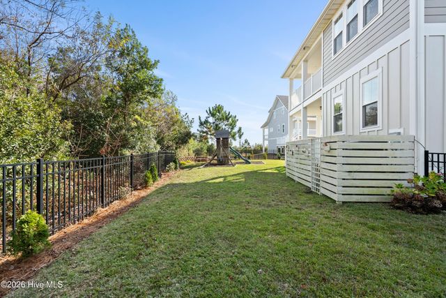 607 Trawler Place, Newport, NC 28570
