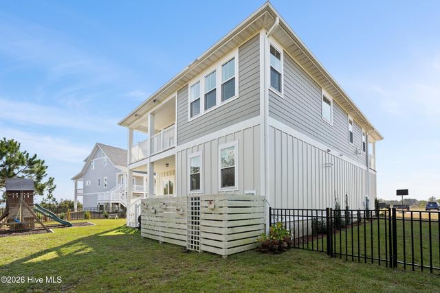 607 Trawler Place, Newport, NC 28570