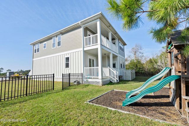 607 Trawler Place, Newport, NC 28570