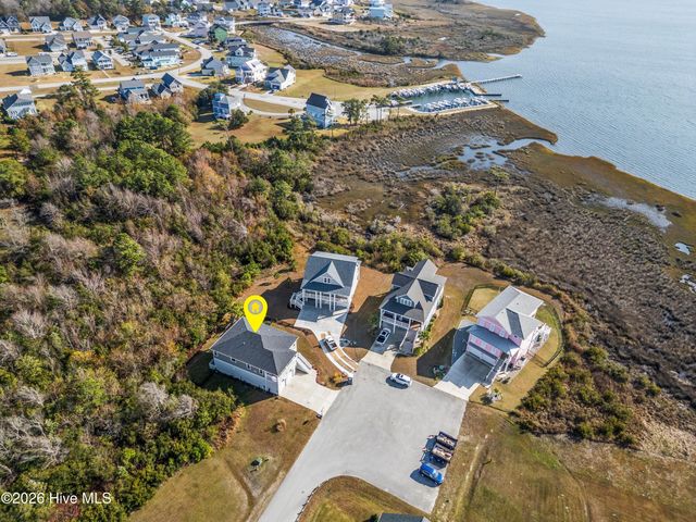 607 Trawler Place, Newport, NC 28570