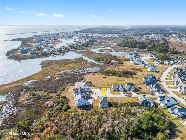 607 Trawler Place, Newport, NC 28570