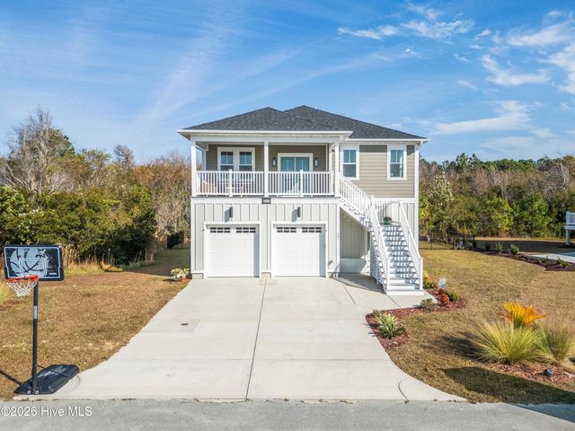 607 Trawler Place, Newport, NC 28570