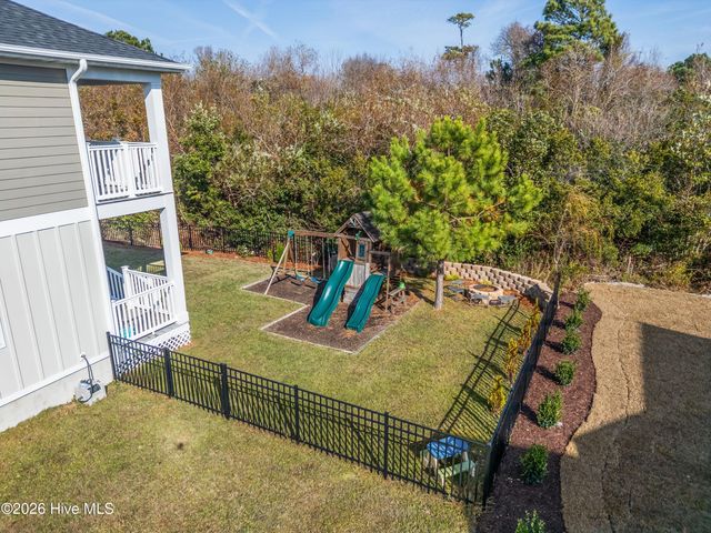 607 Trawler Place, Newport, NC 28570