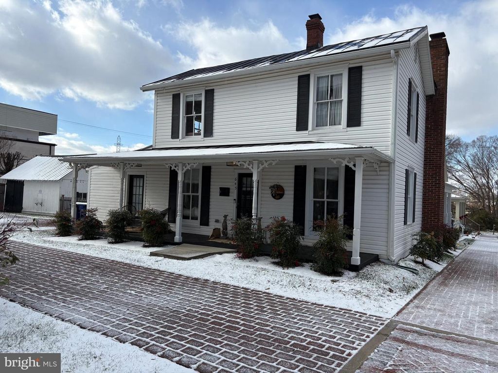 645 JEFFERSON ST, Herndon, VA 20170