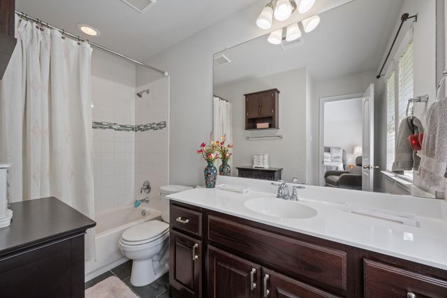 204 Elm Green CV, Hutto, TX 78634