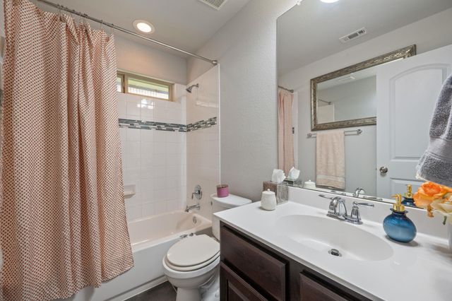 204 Elm Green CV, Hutto, TX 78634