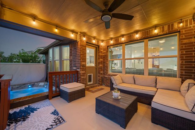204 Elm Green CV, Hutto, TX 78634