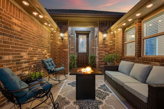 204 Elm Green CV, Hutto, TX 78634