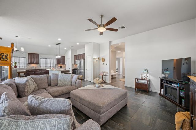 204 Elm Green CV, Hutto, TX 78634