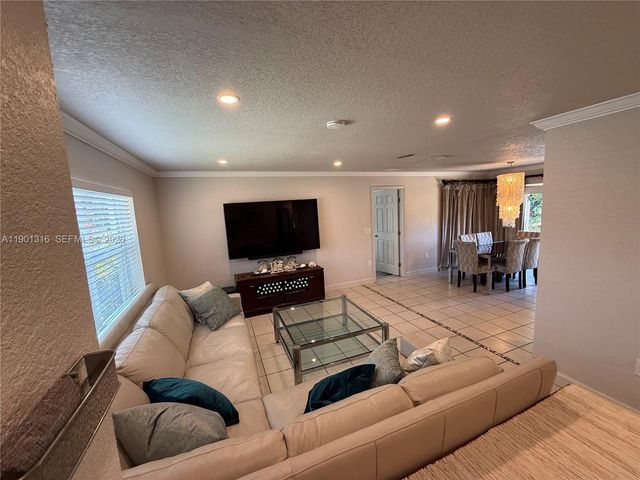 9546 SW Adams Street, Okeechobee, FL 34974