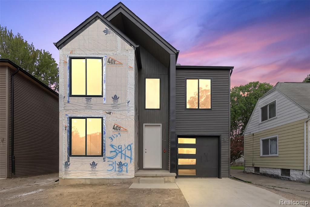 3139 Grayson Street, Ferndale, MI 48220
