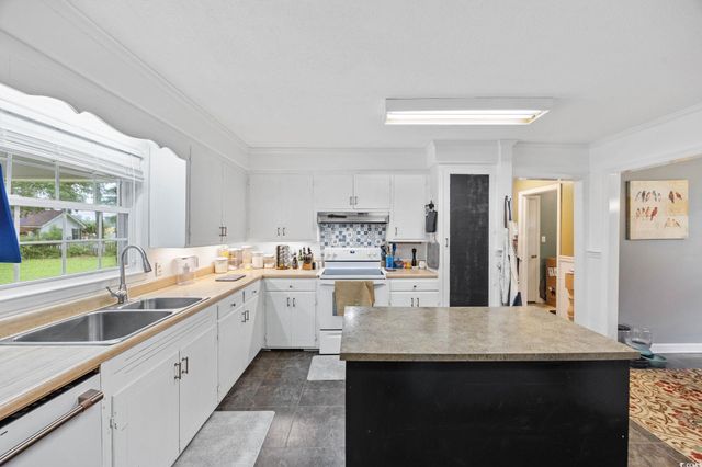300 Crescent Dr., Conway, SC 29526