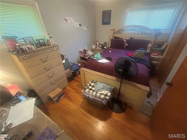 5661 Parchester Drive, St Louis, MO 63121
