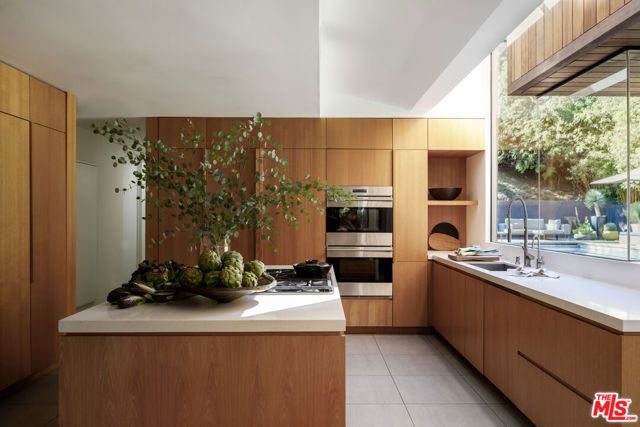 8970 Wonderland Park Avenue, Los Angeles, CA 90046