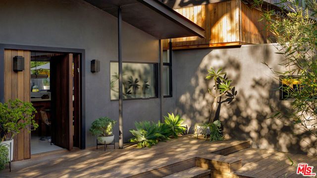 8970 Wonderland Park Avenue, Los Angeles, CA 90046