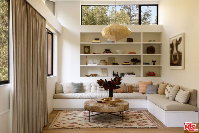 8970 Wonderland Park Avenue, Los Angeles, CA 90046