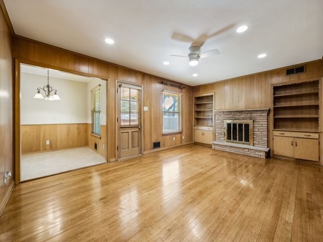 6224 Berryhill Street, Dallas, TX 75231