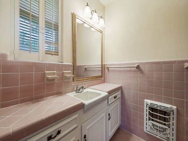 6224 Berryhill Street, Dallas, TX 75231