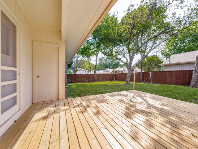 6224 Berryhill Street, Dallas, TX 75231
